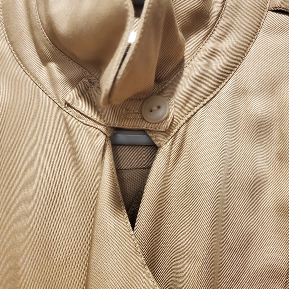 💛 Trench Coat 💛 - Picture 2 of 11